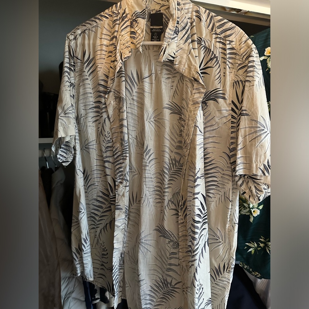 Mens H&M palm leaf shirt